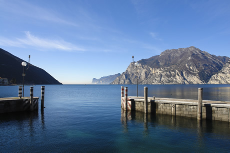 Hafen Torbole am Gardasee foto