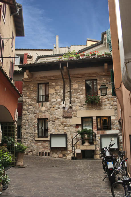 Traditionelle Italienische Haus Sirmione am Gardasee foto