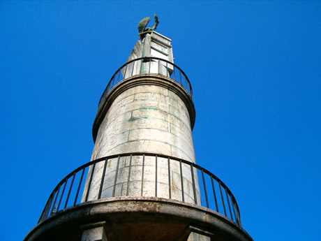 Column vittoriale of Italians lake Garda photo