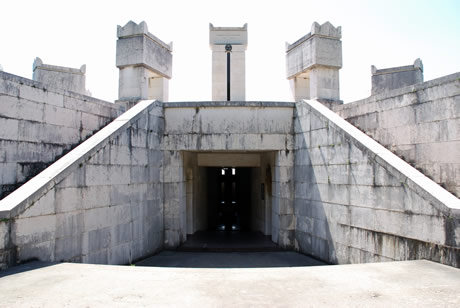Mausoleum gabriele dannunzio lake Garda photo