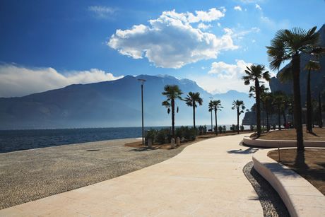 Promenade lake Garda photo