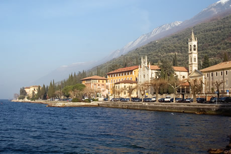 Resorts at lake Garda photo