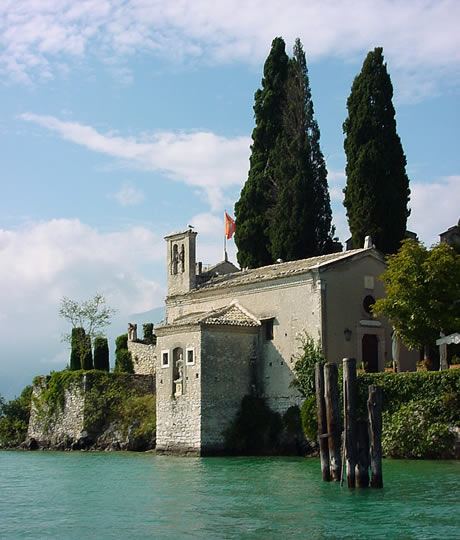 Monument historique lac de Garde photo