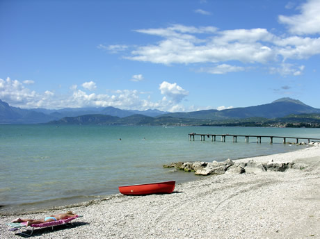 Spiaggia al Lago di Garda foto