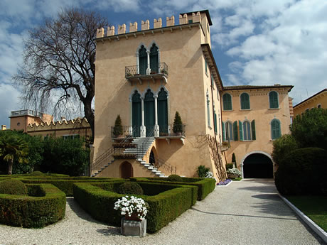 Villa a Bardolino sulle rive del Lago di Garda foto